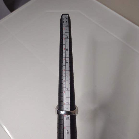 Large Bright Red And Silver Tone Ring Size 9.75 - Picture 13 of 13